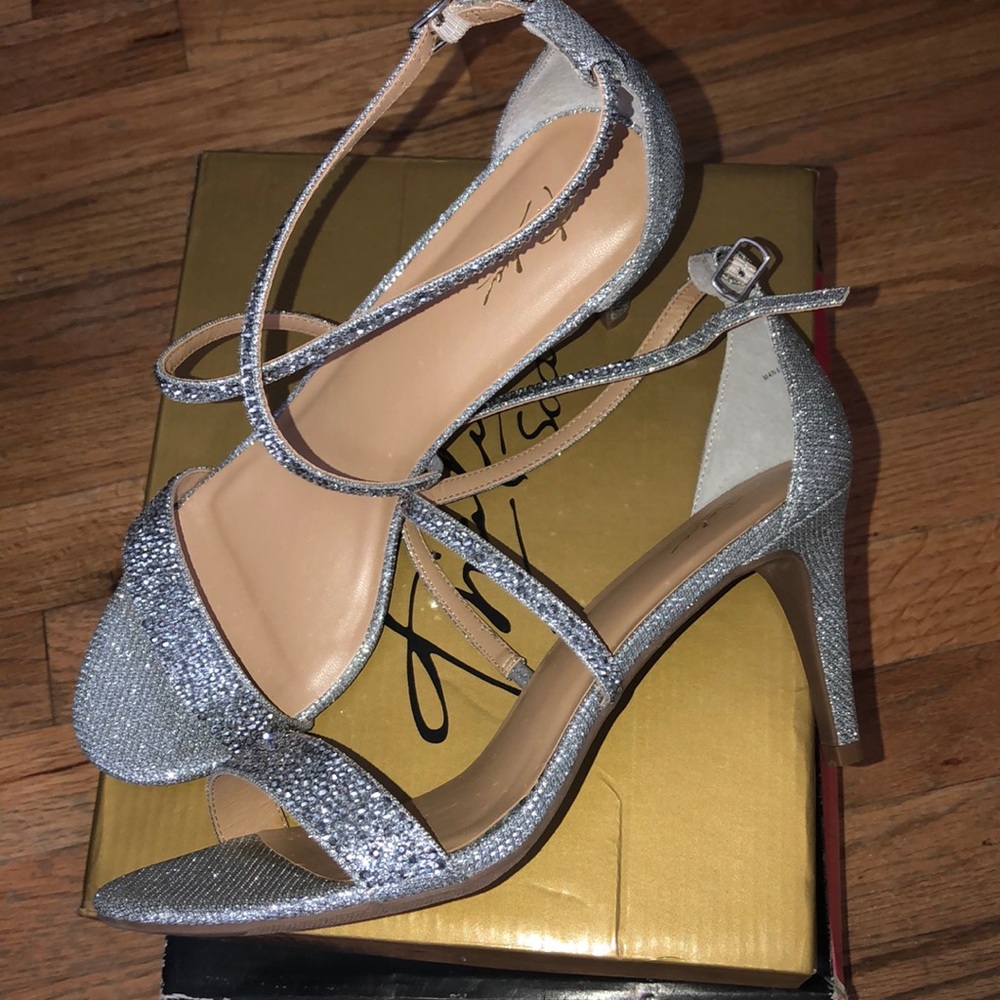 Thalia Sodi dress heels